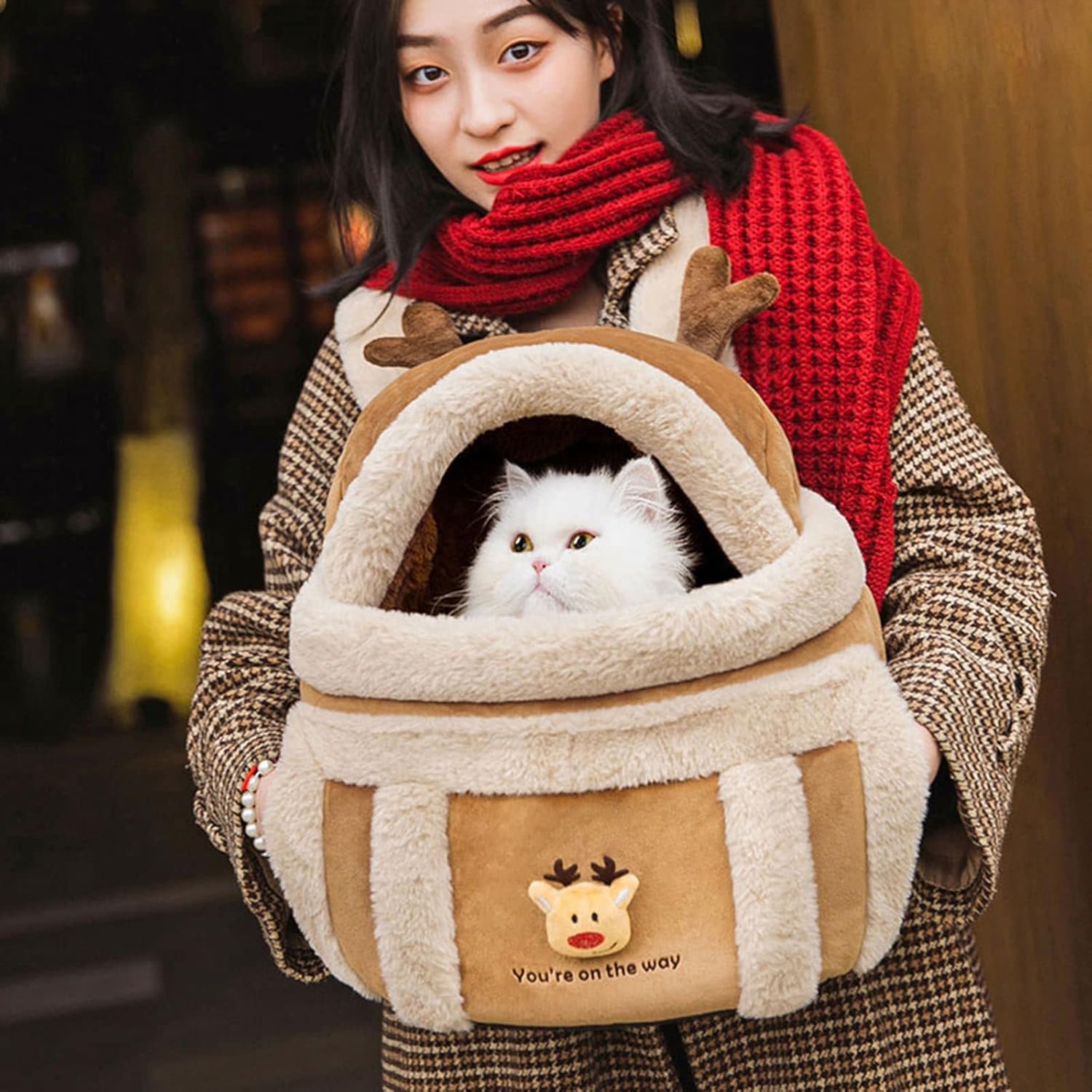 Backpack straps of the reindeer pet carrier