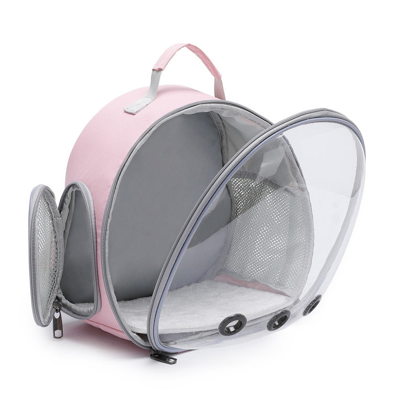 Secure closure of the transparent pet backpack