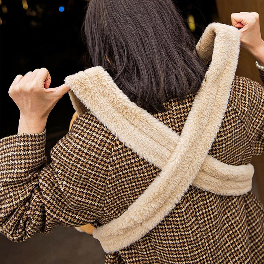 Ventilated opening of the plush winter carrier